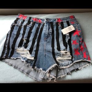 Hot Topic Harlequin shorts NWT